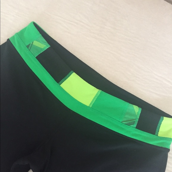 Lululemon Crop - Picture 3 of 5